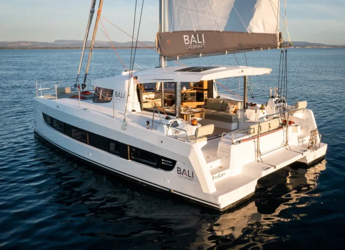 Catamaran Bali Catsmart 3.8
